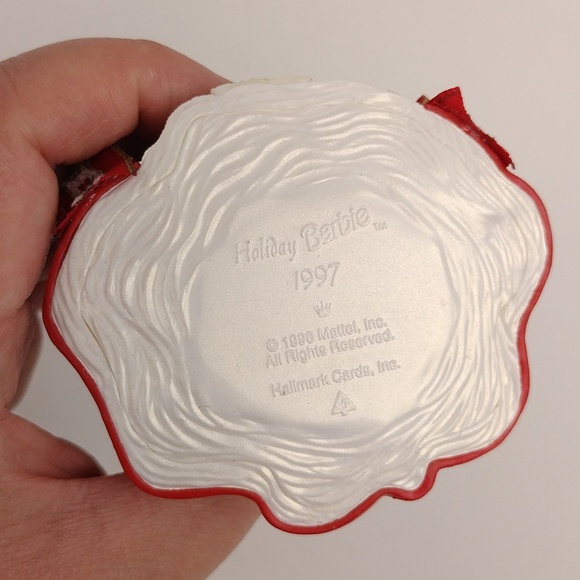 Hallmark Holiday Barbie 1997 Keepsake Ornament - Picture 9 of 12